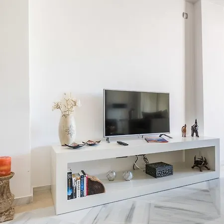 Fuente Aloha Apartment