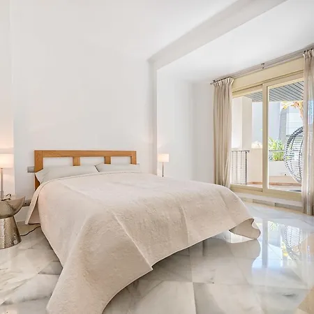 Fuente Aloha Apartment
