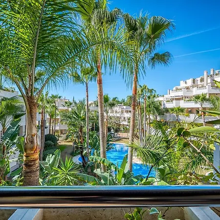 Fuente Aloha Apartment